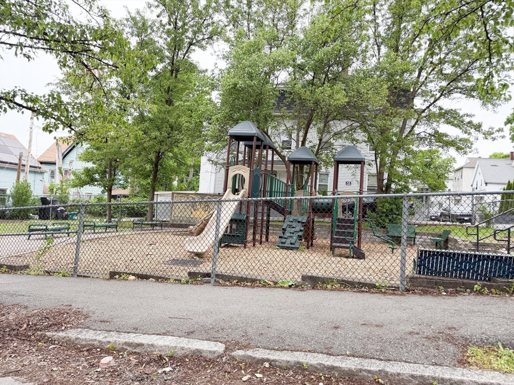 127 Austin Street Worcester, MA 01609 - Photo 20 of 20