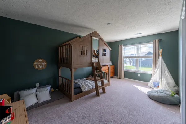 $440,000 | 604 Donegal Drive, Pendleton, IN 46064