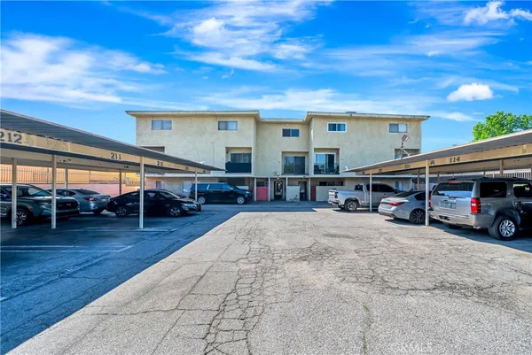 $299,900 | 21219 Roscoe Boulevard, Unit 111, Canoga Park, CA 91304