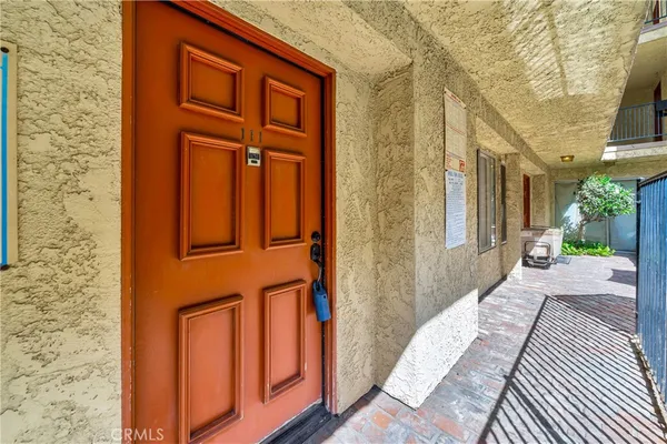 $299,900 | 21219 Roscoe Boulevard, Unit 111, Canoga Park, CA 91304