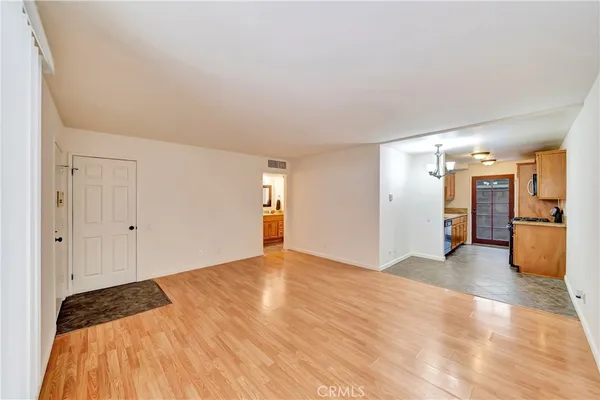 $299,900 | 21219 Roscoe Boulevard, Unit 111, Canoga Park, CA 91304