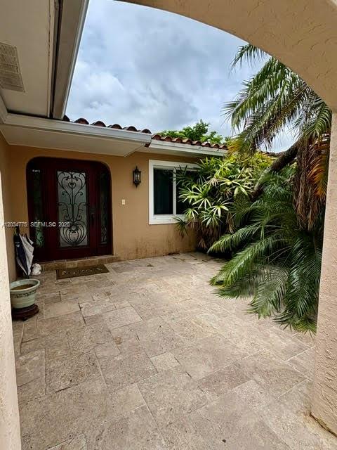 9624 Southwest 79th Terrace Miami, FL 33173 - Photo 2 of 32