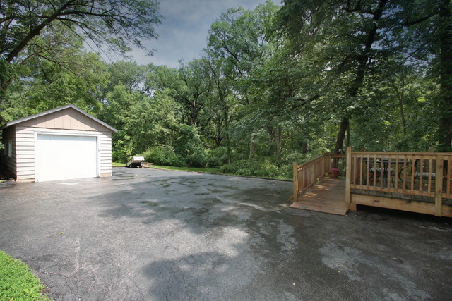 21455 Hillside Road Frankfort, IL 60423 - Photo 4 of 25 a view of backyard with green space