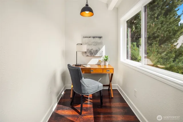 $1,200,000 | 1400 Bellevue Way Southeast, Unit 4, Bellevue, WA 98004