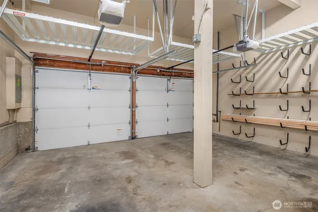 $1,200,000 | 1400 Bellevue Way Southeast, Unit 4, Bellevue, WA 98004