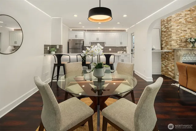 $1,200,000 | 1400 Bellevue Way Southeast, Unit 4, Bellevue, WA 98004