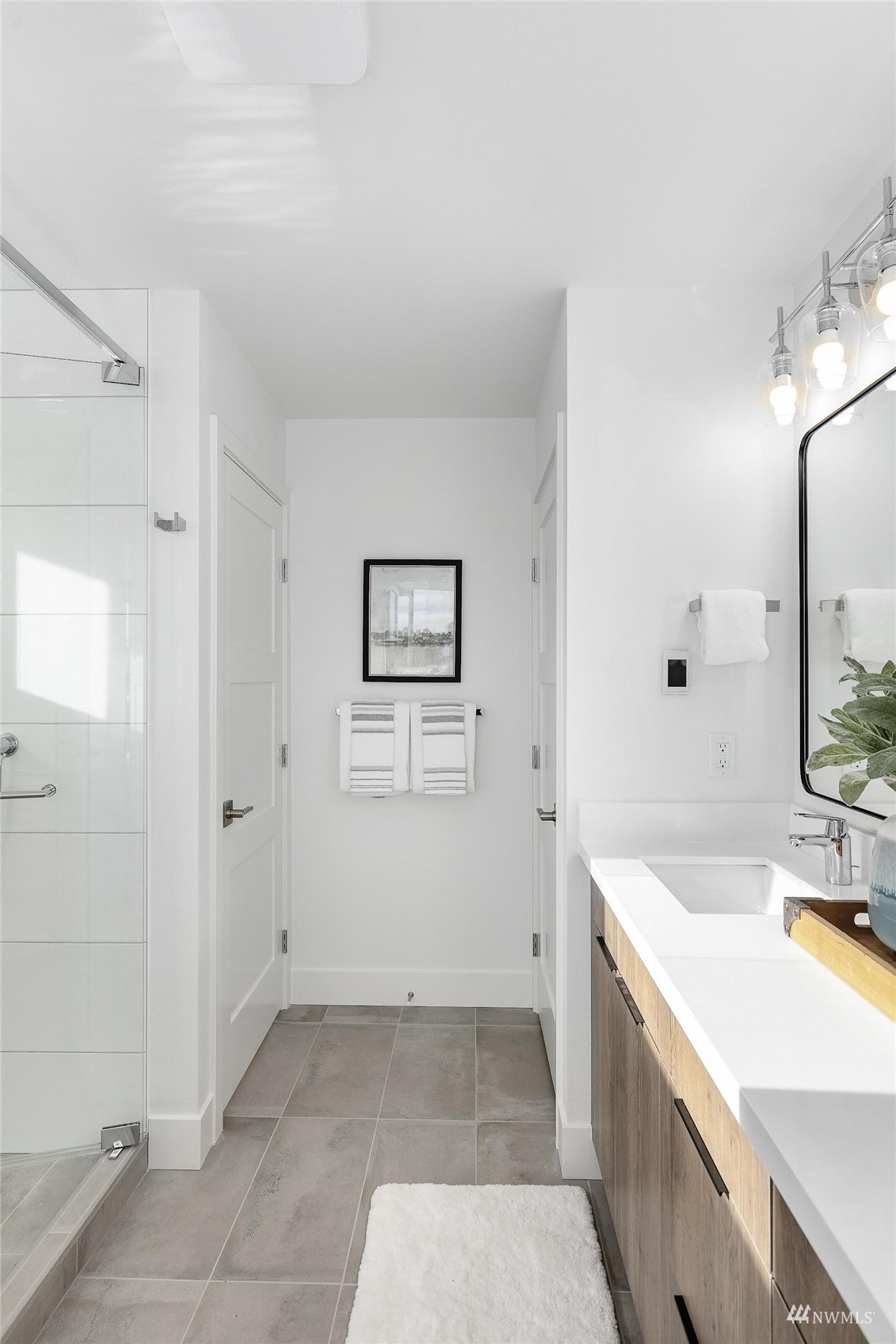4132 Midvale Avenue North Seattle, WA 98103 - Photo 12 of 22 Gallery Image 12
