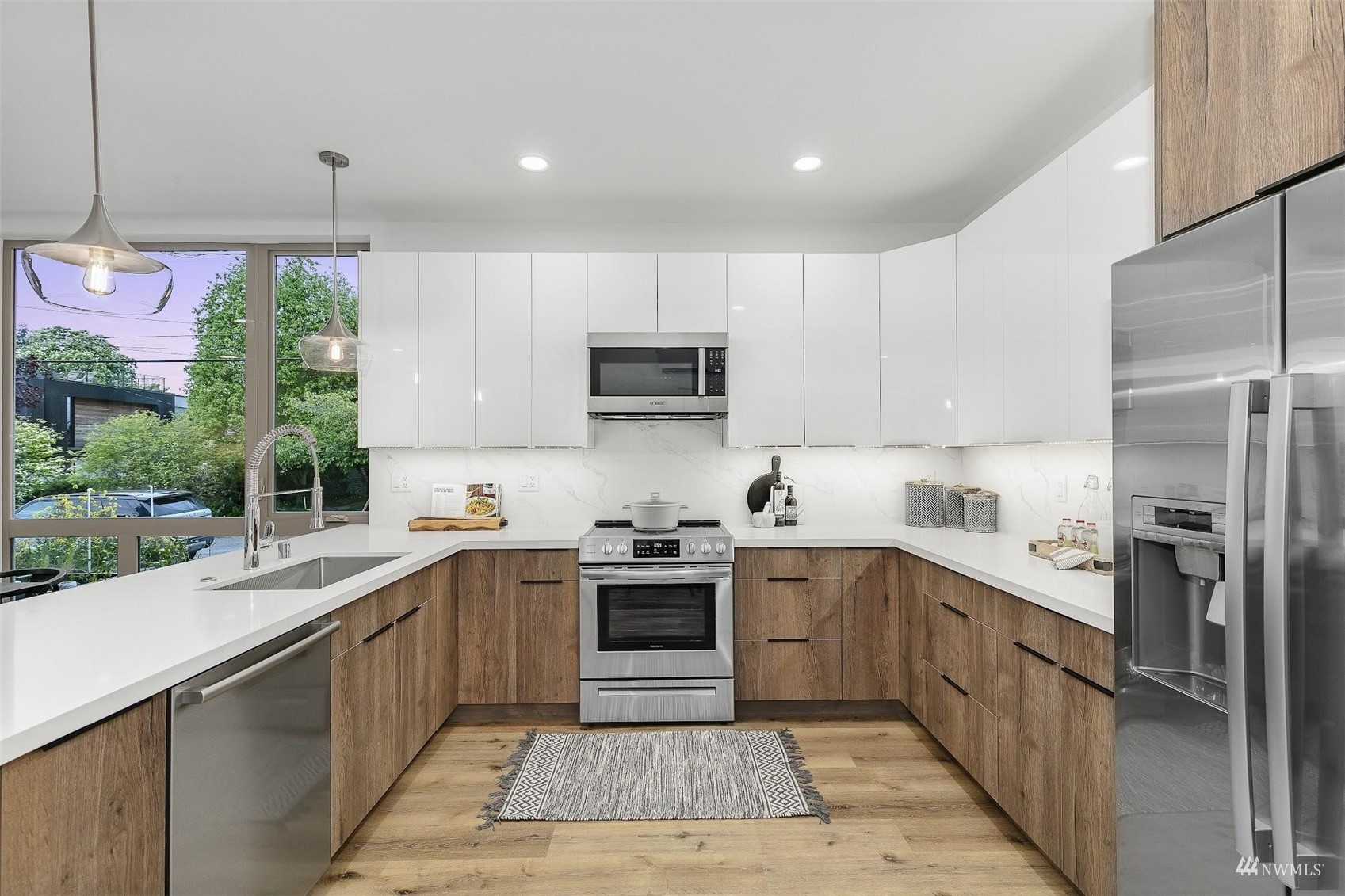 4132 Midvale Avenue North Seattle, WA 98103 - Photo 8 of 22 Gallery Image 8