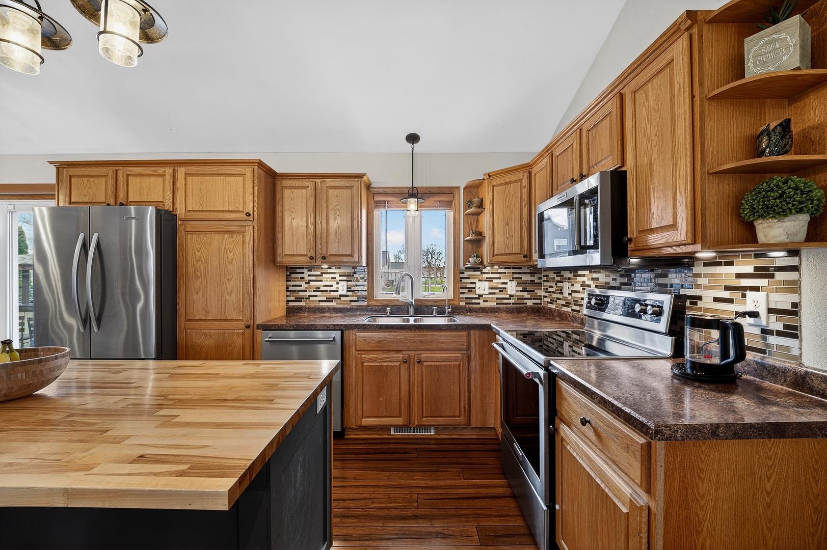 126 Albert Circle Belleville, WI 53508 - Photo 13 of 54
