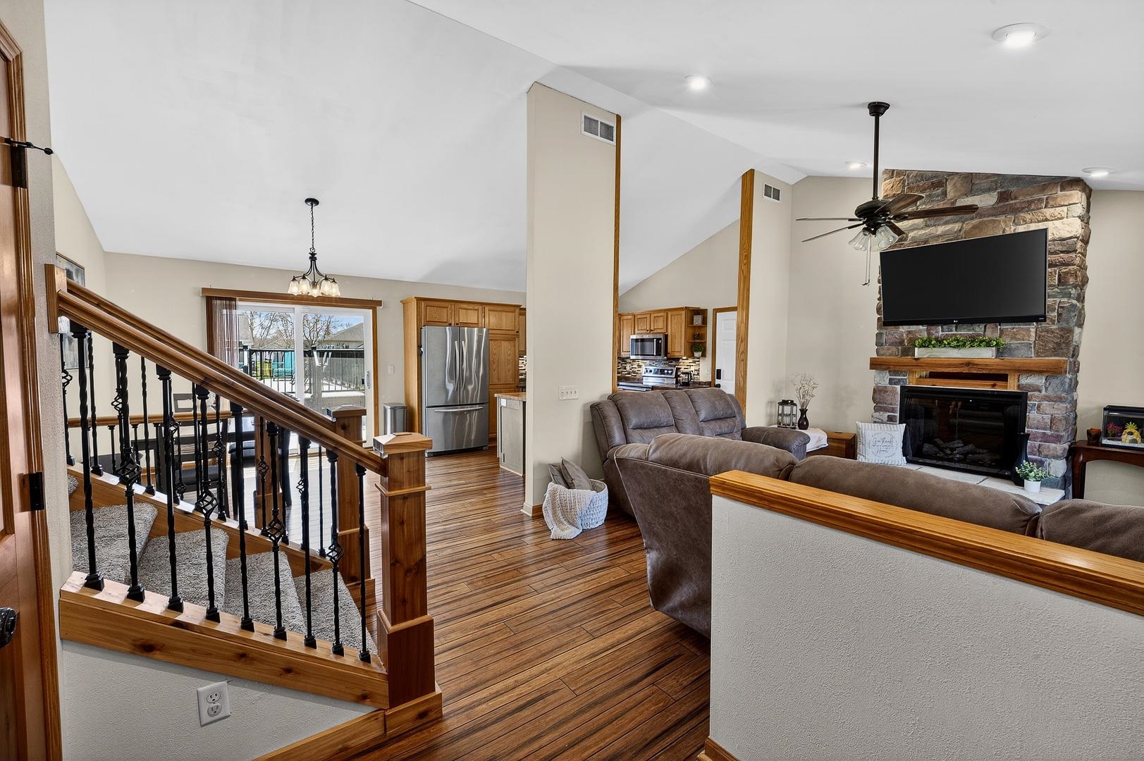 126 Albert Circle Belleville, WI 53508 - Photo 4 of 54