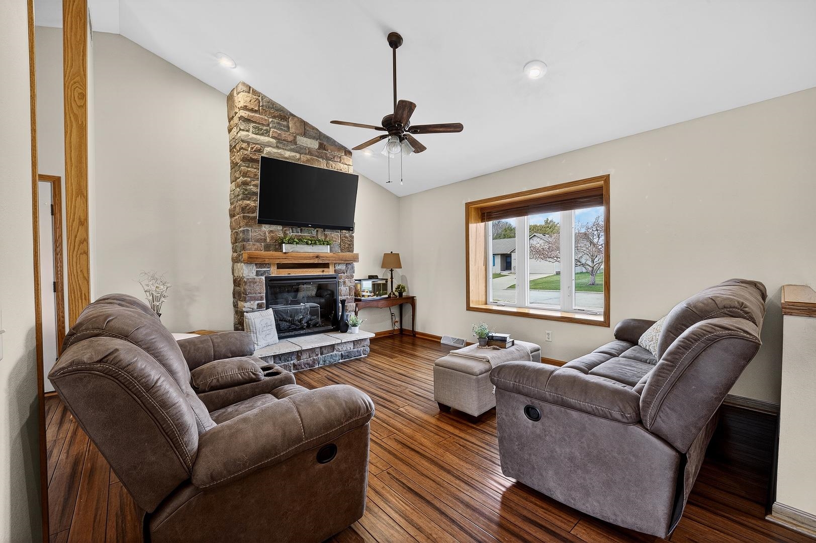 126 Albert Circle Belleville, WI 53508 - Photo 7 of 54