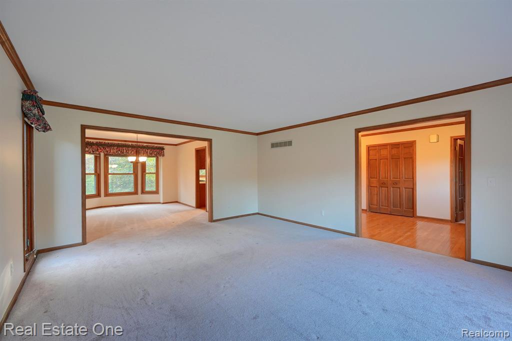 1249 Springwood Court Rochester Hills, MI 48309 - Photo 9 of 52
