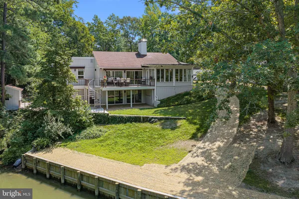 $1,295,000 | 30 Golf Lane, Weems, VA 22576