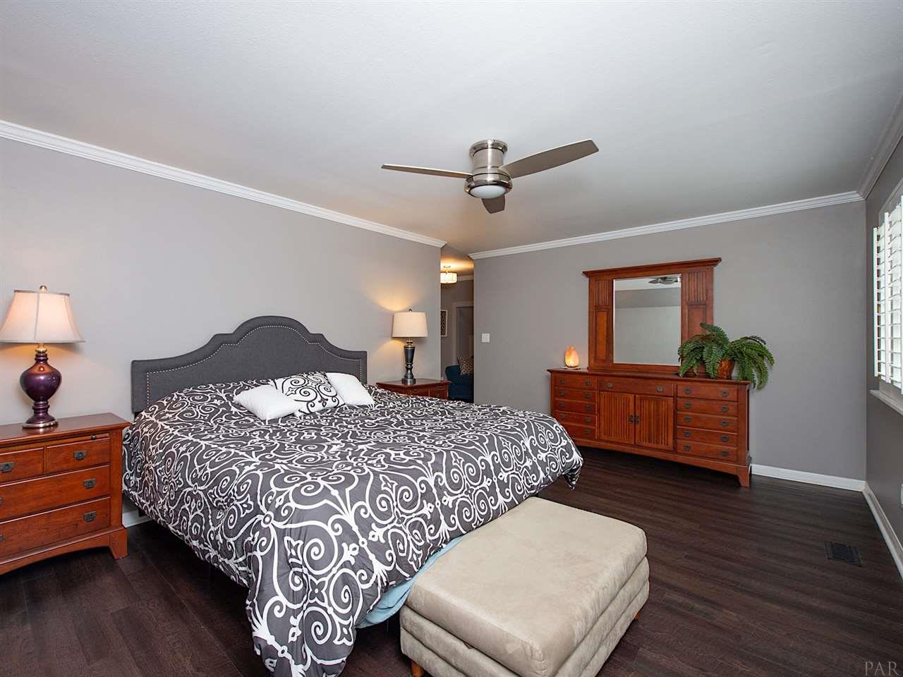 3125 Robinson Point Road Milton, FL 32583 - Photo 22 of 50 Large Walk in Closet not shown