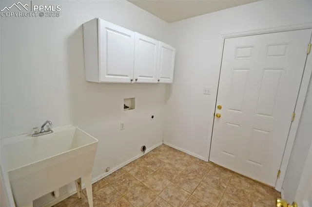 an empty room with cabinet