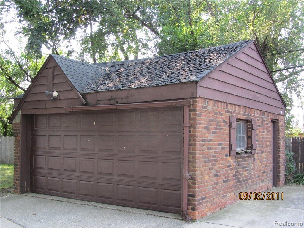 17141 Huntington Road Detroit, MI 48219 - Photo 7 of 13 17141 Huntington Detroit 090211