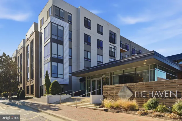 $380,000 | 145 Riverhaven Drive, Unit 428, Oxon Hill, MD 20745