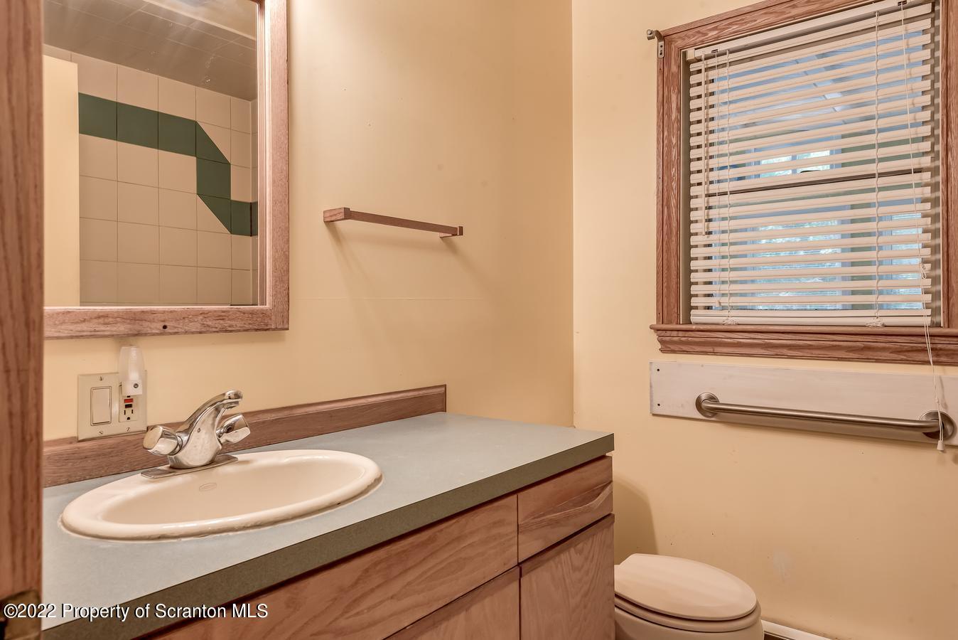1541 Demunds Road Dallas, PA 18612 - Photo 17 of 33 Gallery Image 17