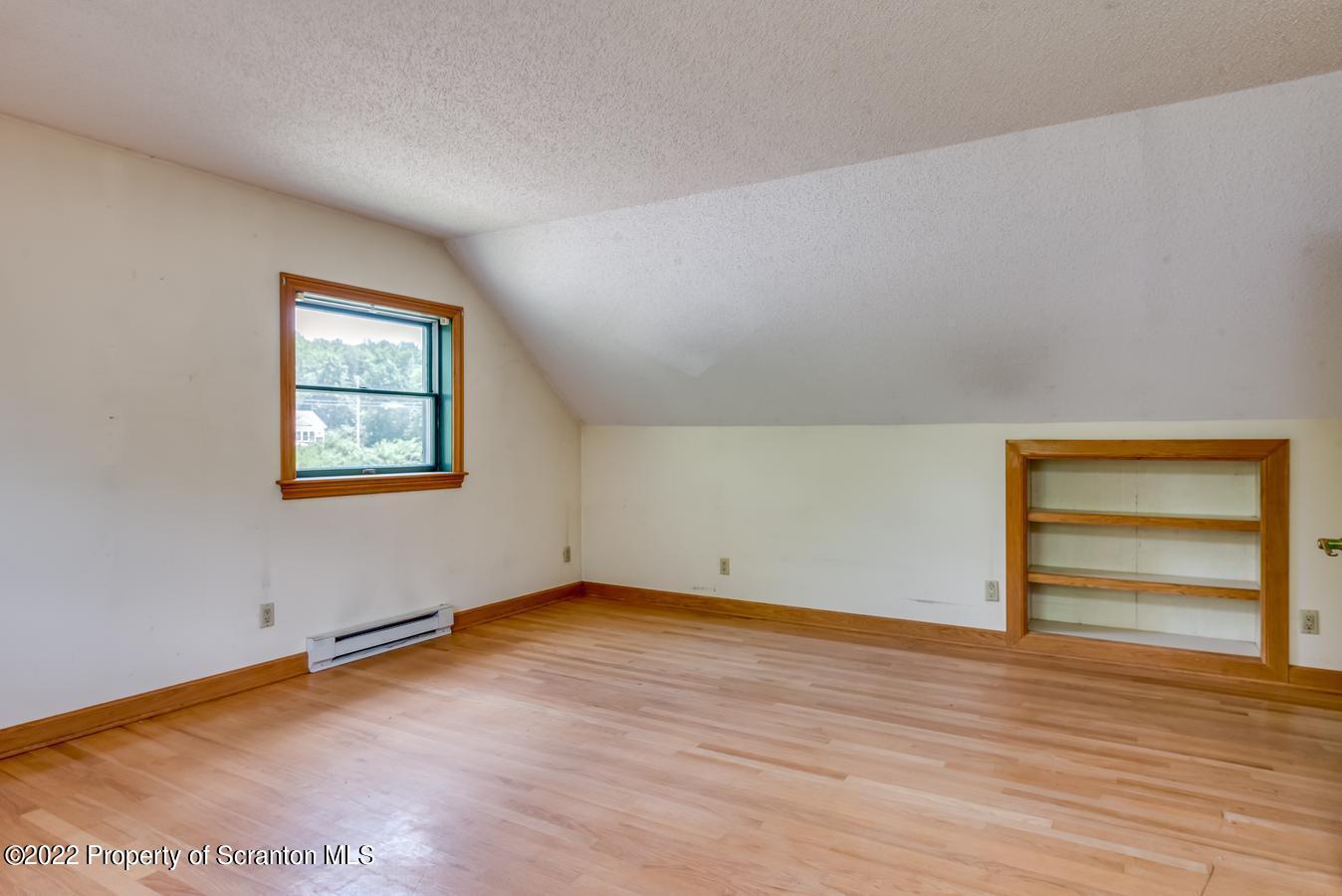 1541 Demunds Road Dallas, PA 18612 - Photo 20 of 33 Gallery Image 20