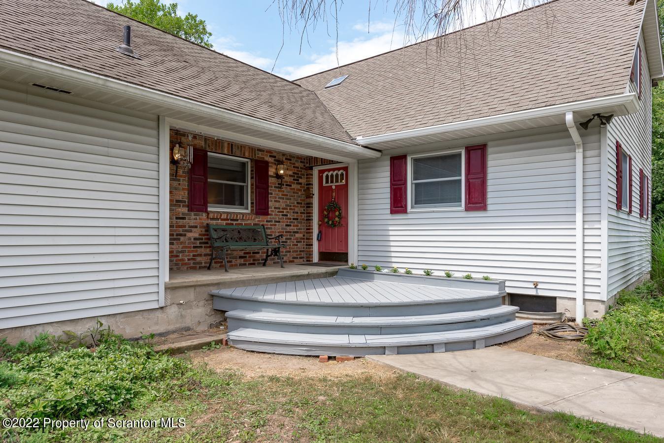 1541 Demunds Road Dallas, PA 18612 - Photo 2 of 33 Gallery Image 2