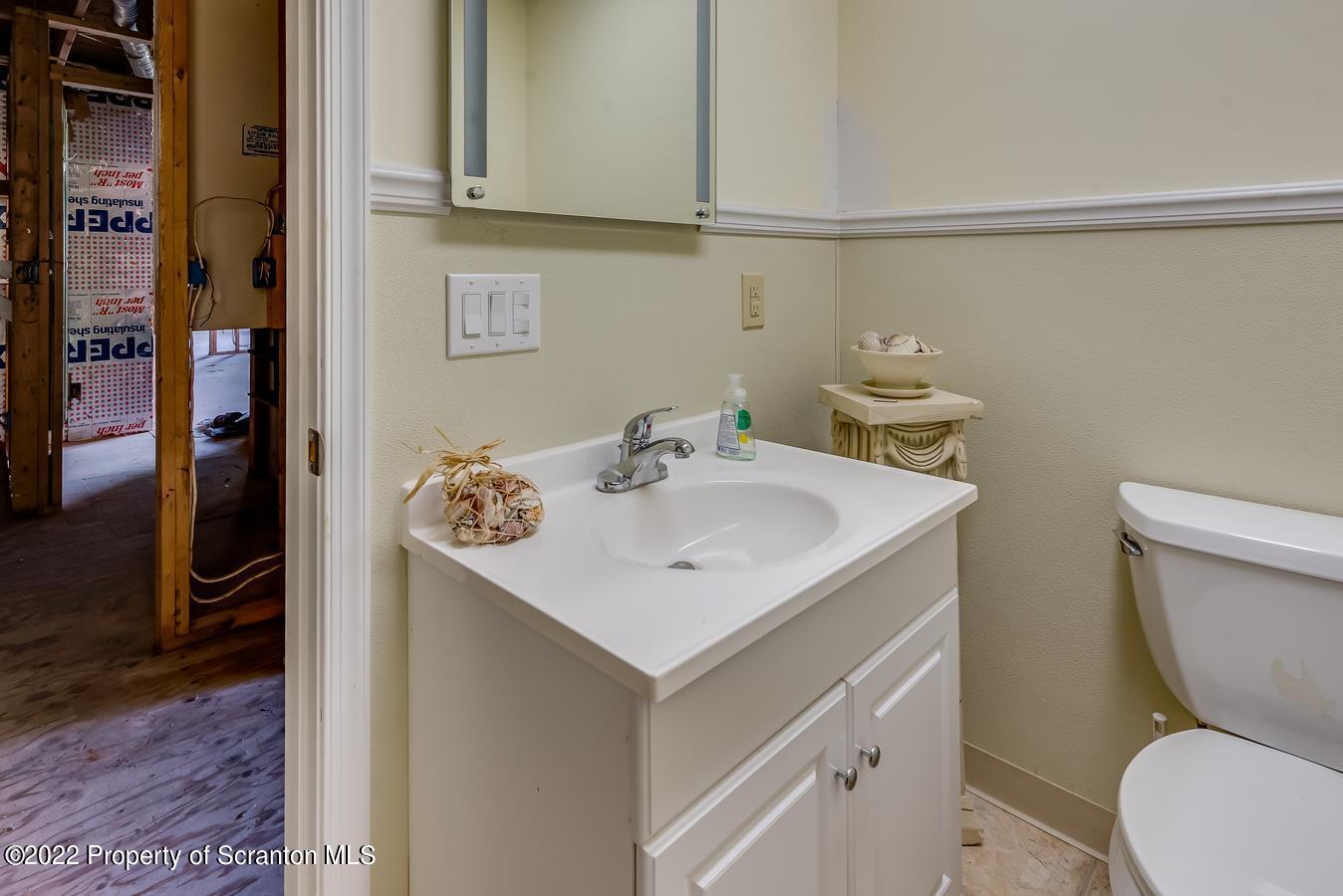 1541 Demunds Road Dallas, PA 18612 - Photo 27 of 33 Gallery Image 27