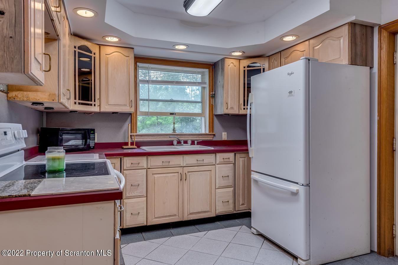 1541 Demunds Road Dallas, PA 18612 - Photo 9 of 33 Gallery Image 9