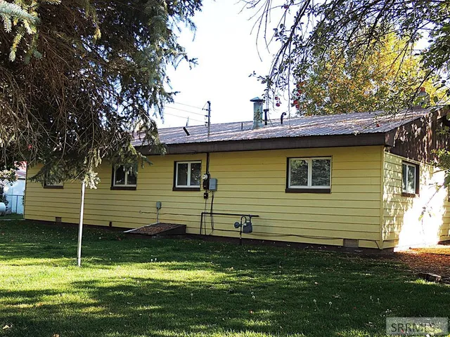 $275,000 | 235 West 6th South, St. Anthony, ID 83445