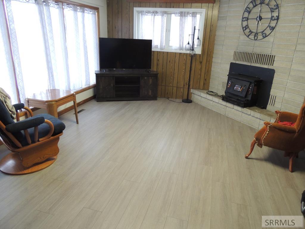 235 West 6th South St. Anthony, ID 83445 - Photo 4 of 18 Living Room - view 2