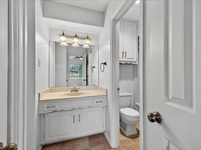 $1,700 | 6218 Tezcuco Court, Granbury, TX 76049