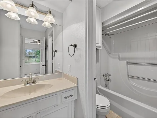 $1,700 | 6218 Tezcuco Court, Granbury, TX 76049