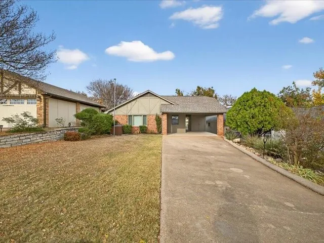 $1,700 | 6218 Tezcuco Court, Granbury, TX 76049