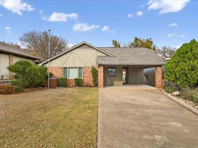 $1,700 | 6218 Tezcuco Court, Granbury, TX 76049