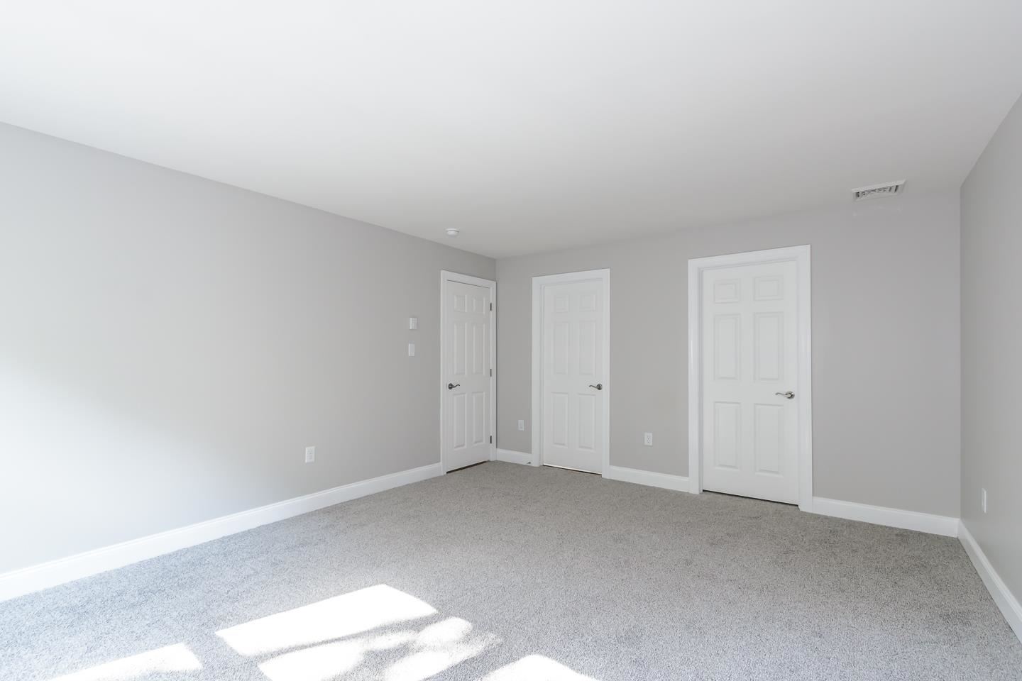 137 Hillcrest Road Litchfield, NH 03052 - Photo 16 of 51 Gallery Image 16
