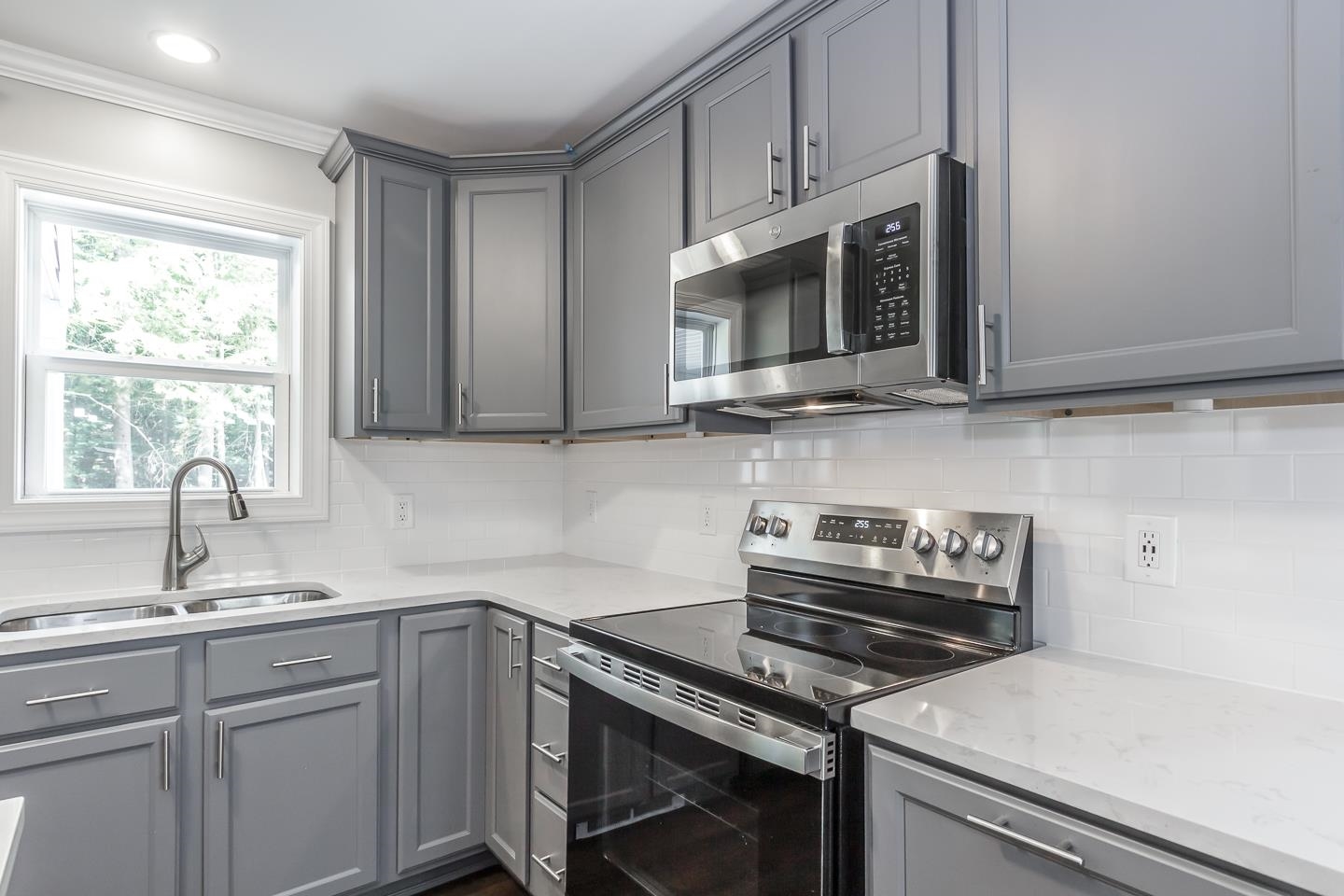 137 Hillcrest Road Litchfield, NH 03052 - Photo 48 of 51 Gallery Image 48