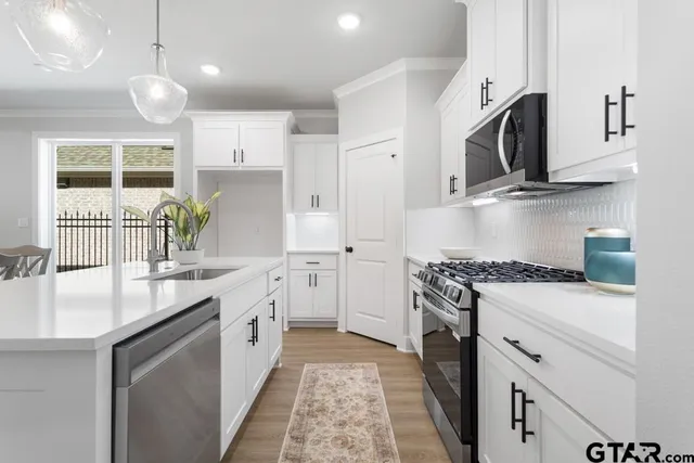 $379,999 | 9256 Villas Court, Tyler, TX 75703