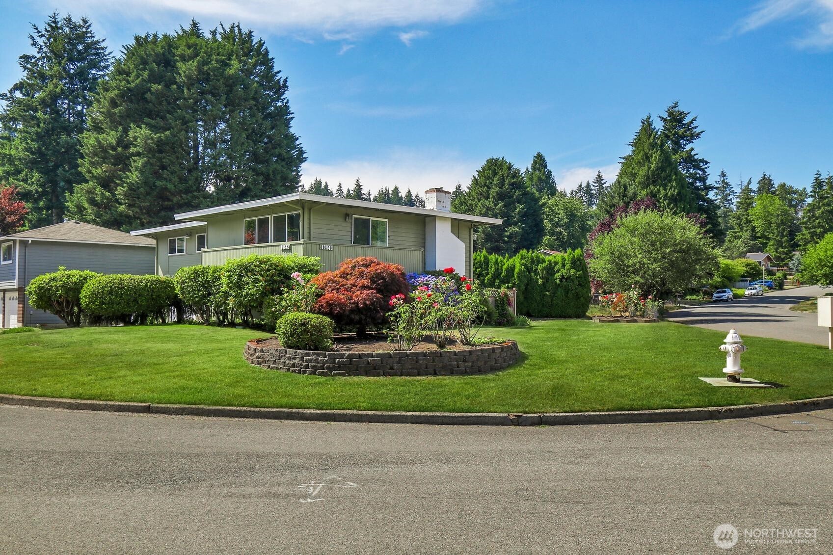 10842 Northeast 149th Street Bothell, WA 98011 - Photo 22 of 28
