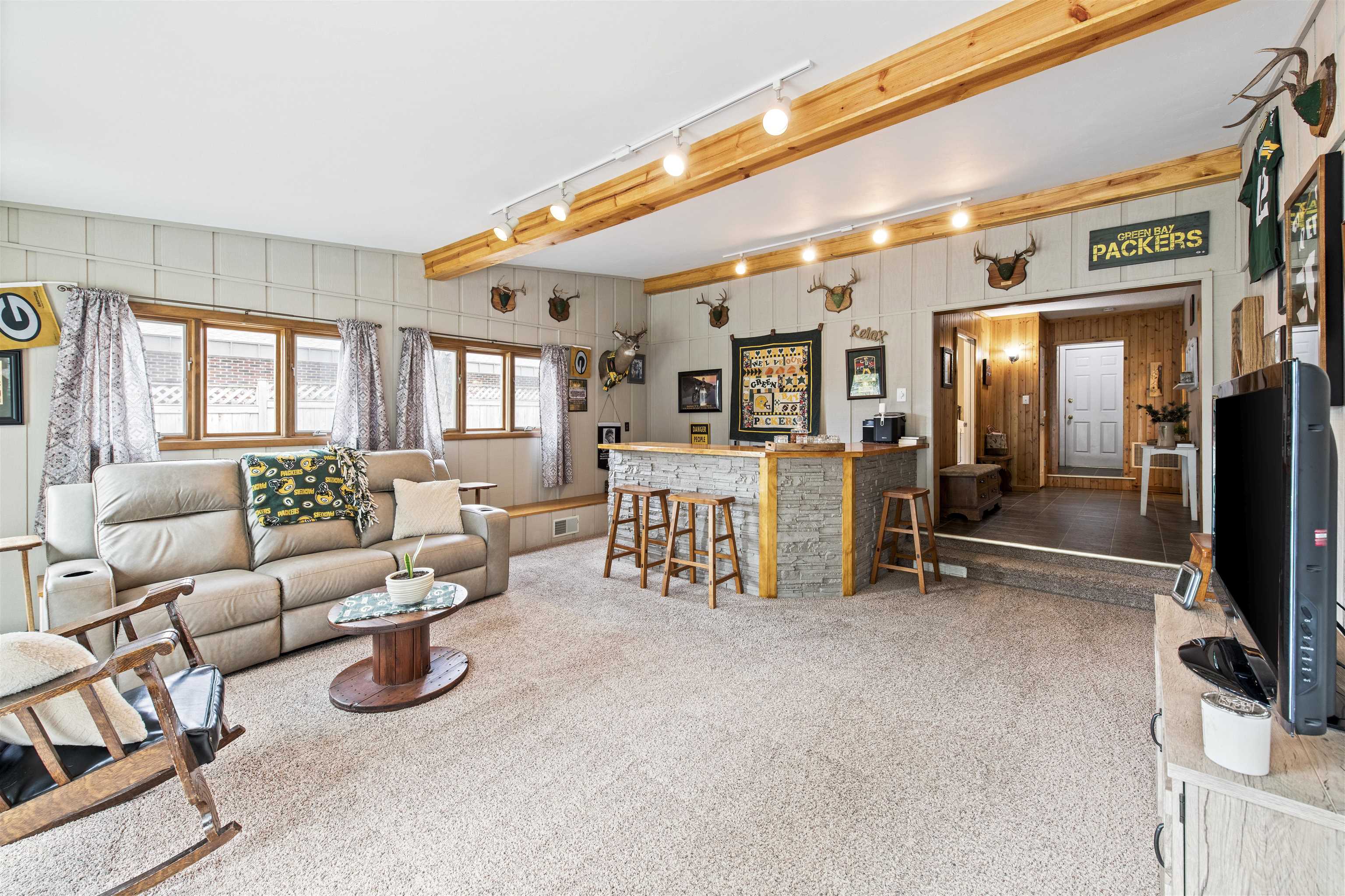 2591 Redpath Drive Marinette, WI 54143 - Photo 15 of 61