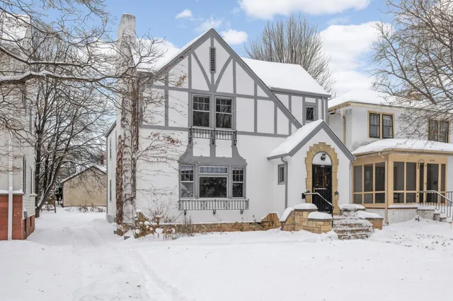 $2,295 | 4304 Beard Avenue South, Unit 2, Minneapolis, MN 55410