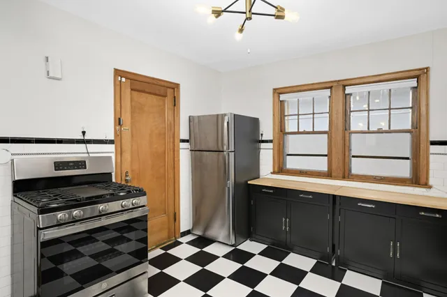 $2,295 | 4304 Beard Avenue South, Unit 2, Minneapolis, MN 55410