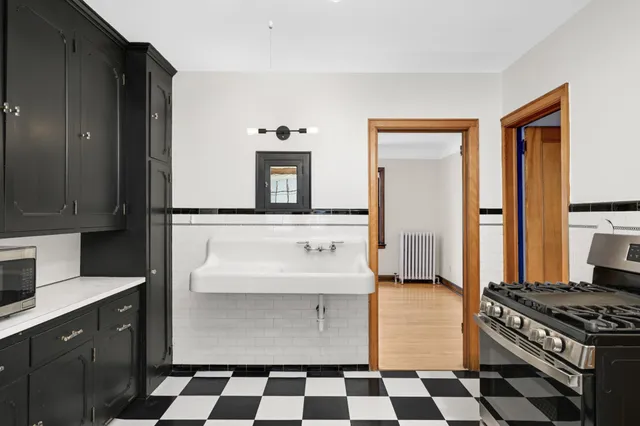 $2,295 | 4304 Beard Avenue South, Unit 2, Minneapolis, MN 55410