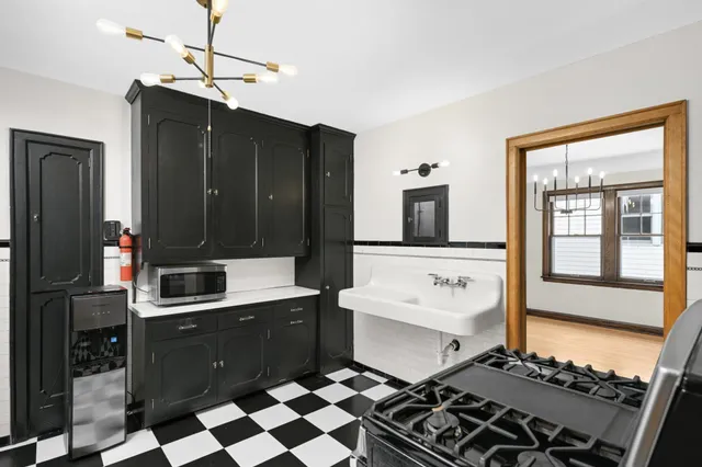 $2,295 | 4304 Beard Avenue South, Unit 2, Minneapolis, MN 55410