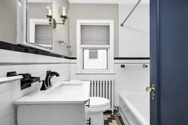 $2,295 | 4304 Beard Avenue South, Unit 2, Minneapolis, MN 55410