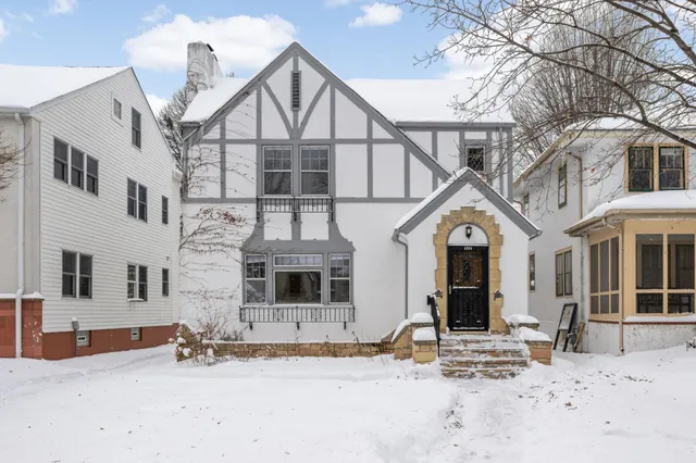 $2,295 | 4304 Beard Avenue South, Unit 2, Minneapolis, MN 55410