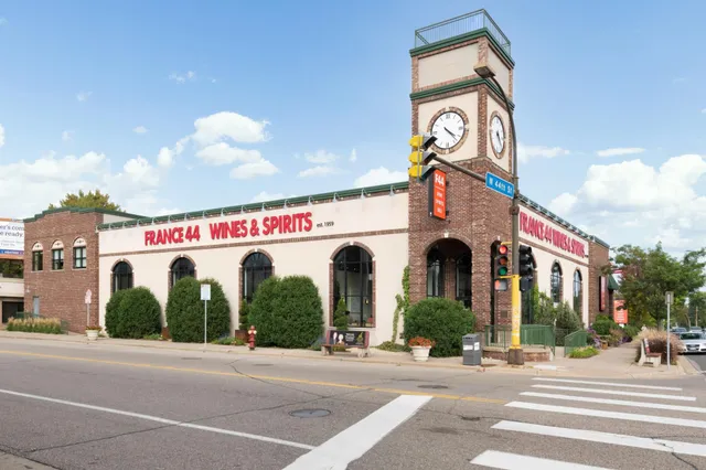 $2,295 | 4304 Beard Avenue South, Unit 2, Minneapolis, MN 55410