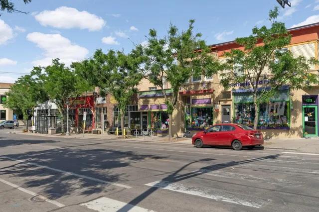 $2,295 | 4304 Beard Avenue South, Unit 2, Minneapolis, MN 55410