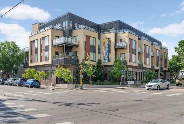 $2,295 | 4304 Beard Avenue South, Unit 2, Minneapolis, MN 55410