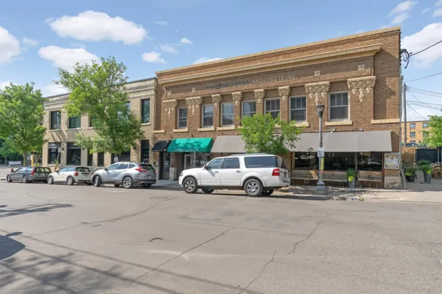 $2,295 | 4304 Beard Avenue South, Unit 2, Minneapolis, MN 55410