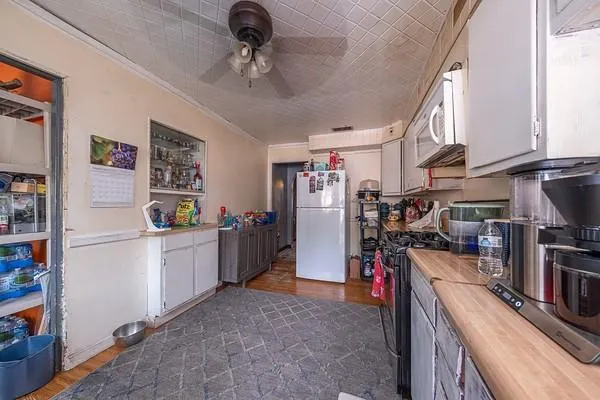 a view of a storage & utility room