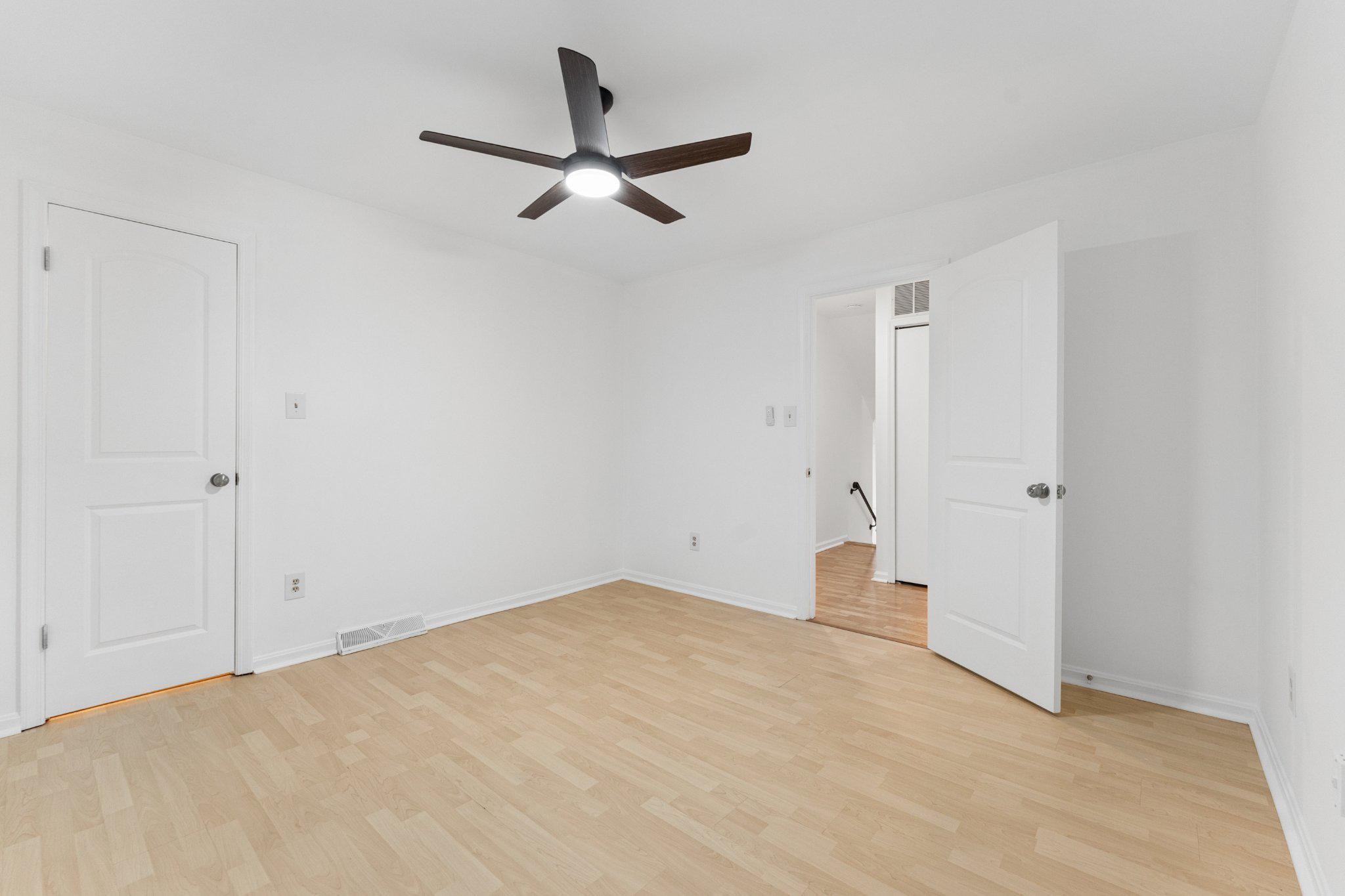 3219 Fox Mill Road Oakton, VA 22124 - Photo 36 of 87 Bright 2nd bedroom