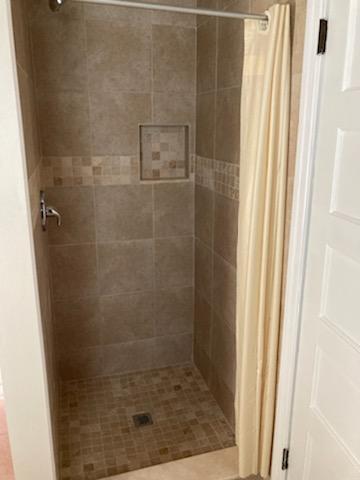2044 Huntsford Road Jacksonville, FL 32207 - Photo 9 of 15 Shower